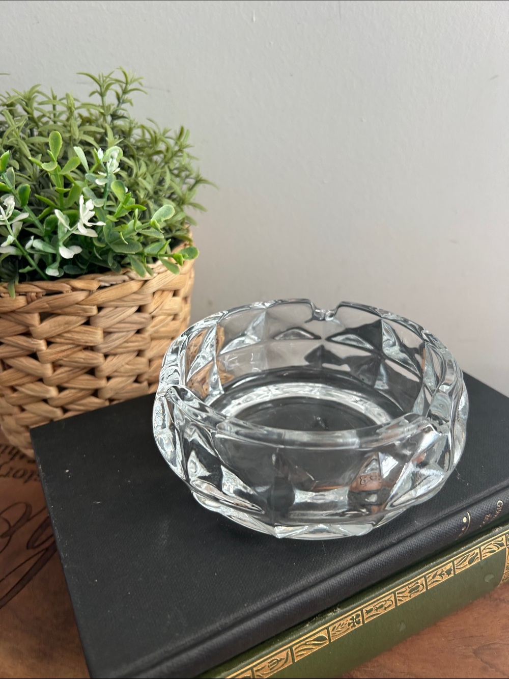 Heavy Round Clear Glass Ashtray Trinket Bowl Dish